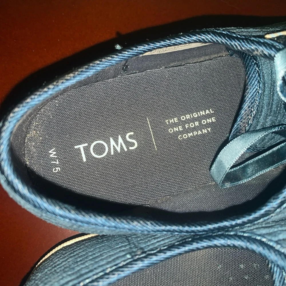 Tom's Teal Corduroy Comfort Sneakers Topanga Preppy Shoes Size 7.5 Velvet Blue